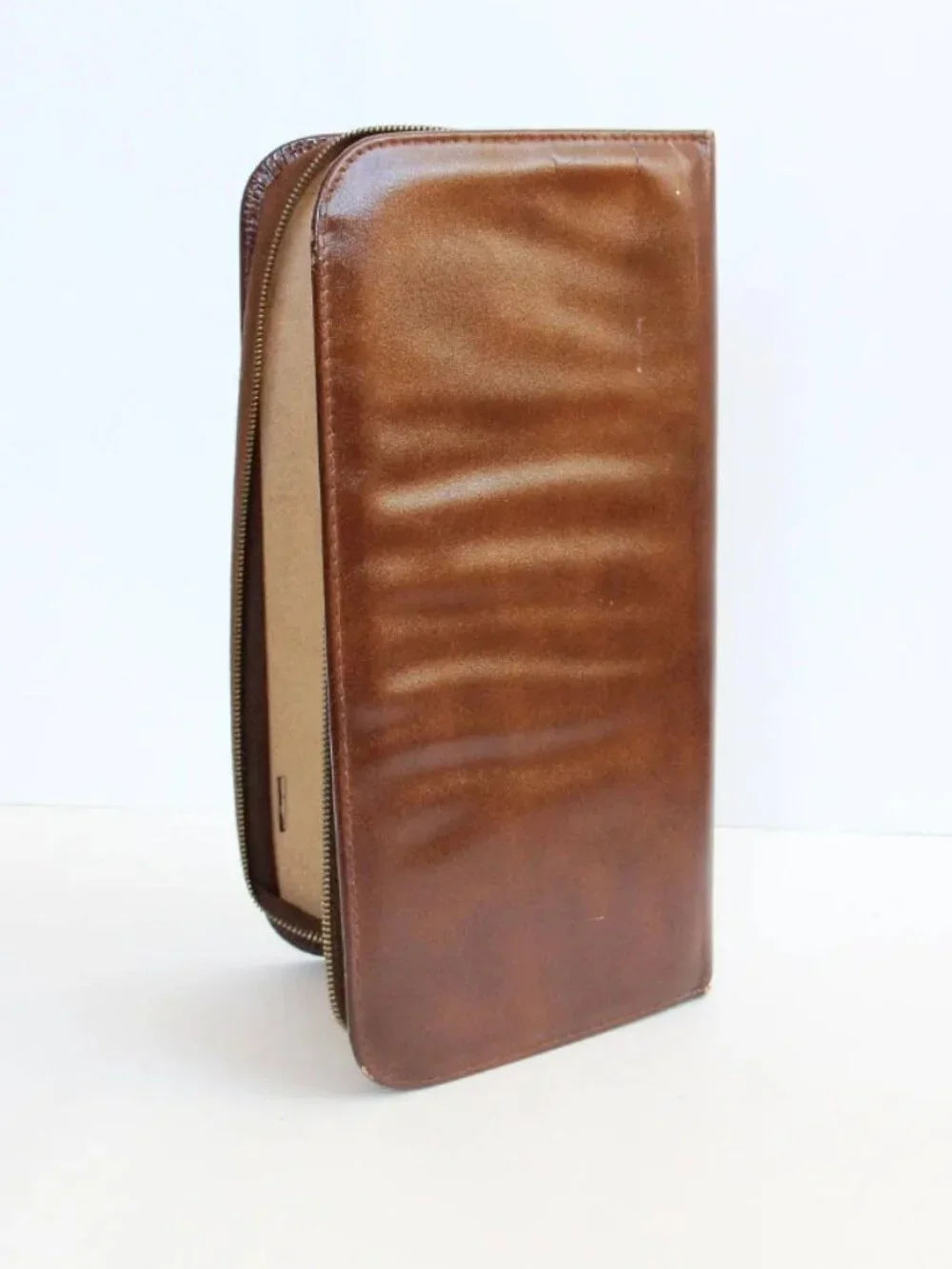 Vintage Leather Toiletry Bag Made in Western Germany, Zippered Dopp Kit - Picture 4 of 6